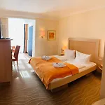 Kleine Perle 4*