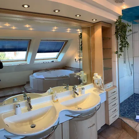 Kleine Perle ホテル 4*