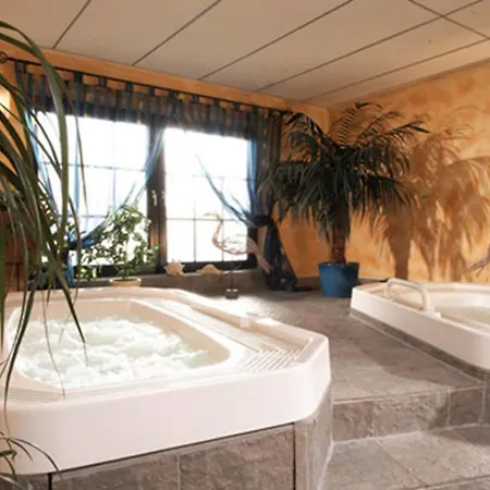 ホテル Kleine Perle 4*